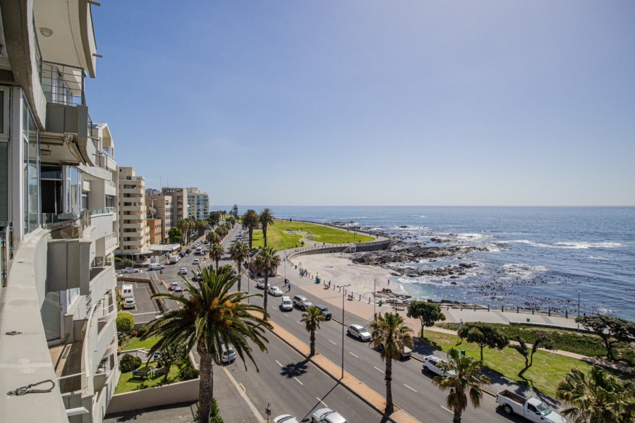 3 Bedroom Property for Sale in Sea Point Western Cape